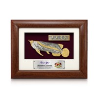6.5" x 8.5" Solid Frame with Gold Plated Pewter - Asian Arowana 6.5" x 8.5" Solid Frame with Gold Plated Pewter - Asian Arowana