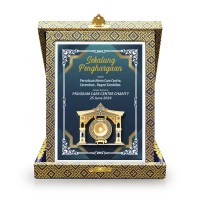 7" x 9" Crystal Award Plaque with Songket Box and Gold Plated Pewter - Gong