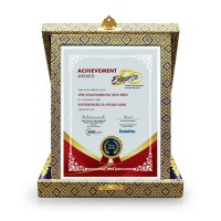 7" x 9" Crystal Award Plaque with Songket Box 7" x 9" Crystal Award Plaque with Songket Box
