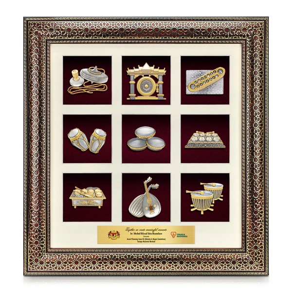 Luxe Royale Dark Frame 9 in 1 with Gold Plated Pewter