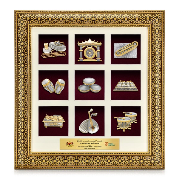 Luxe Royale Light Frame 9 in 1 with Gold Plated Pewter