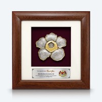 7" x 7" Frame with Gold Plated Pewter - Rafflesia 7" x 7" Frame with Gold Plated Pewter - Rafflesia