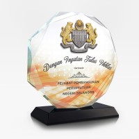 7.4” Crystal Octagon with Gold Plated Pewter - Logo Malaysia 7.4” Crystal Octagon with Gold Plated Pewter - Logo Malaysia